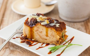 Imagem de destaque para 10 receitas incríveis e deliciosas com sobras de pão para fazer em casa